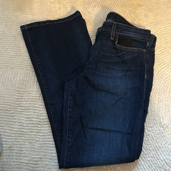 Joe's Women's Maribella Petite 31” Mid Rise 9 1/2” Bootcut Jean Sz 30 - Picture 3 of 12